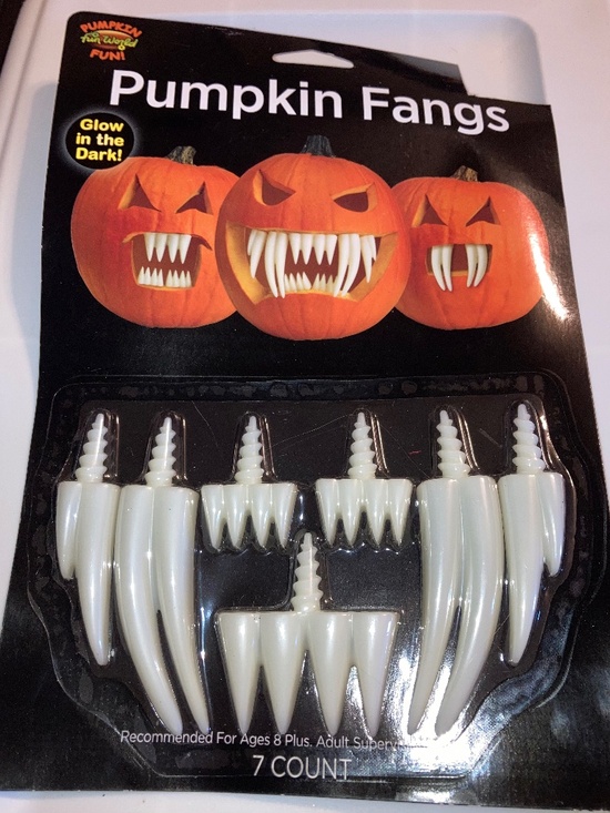 Fun World Other - Pumpkin Fangs Halloween Glow in the Dark 7 ct ages 8+